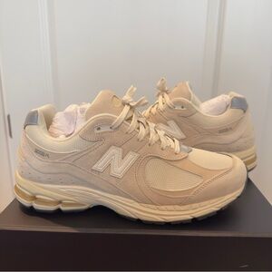 New Balance Cream 2002R Shoes Men’s Size 11 Cream Taupe